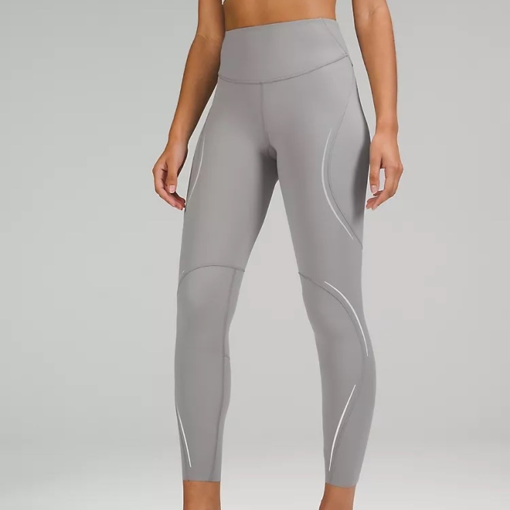 NWT Lululemon Base Pace High-Rise Reflective Tight 25"